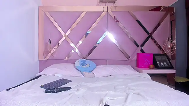 Sophia moo  online show from 04-12-26, 04:38