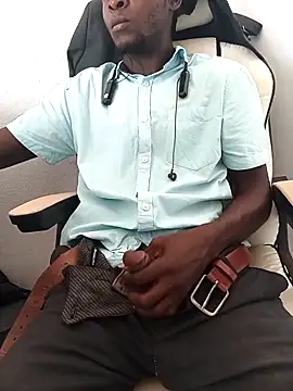 Snapshot of Biguyzi chatting on 02-26-26, 12:16 Biguyzi online show from 02-26-26, 12:16