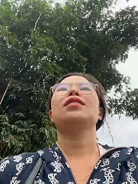 Snapshot of han-cute chatting on 10-13-25, 12:34 han-cute online show from 10-13-25, 12:34