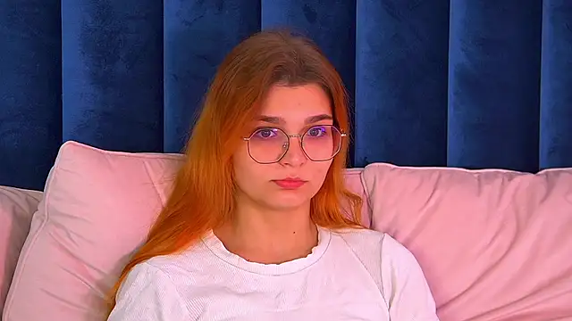 BellaMarebelle online show from 10-16-25, 04:21