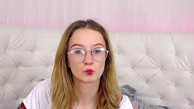 MaeLili online show from 01-10-26, 02:34