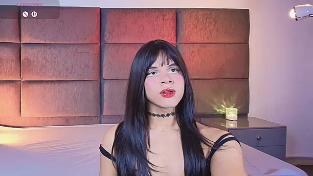 Snapshot of Slenna_Moon chatting on 05-24-26, 01:49 Slenna Moon online show from 05-24-26, 01:49