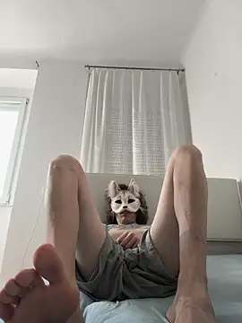 Snapshot of mcbrigete chatting on 05-18-26, 04:23 mcbrigete online show from 05-18-26, 04:23