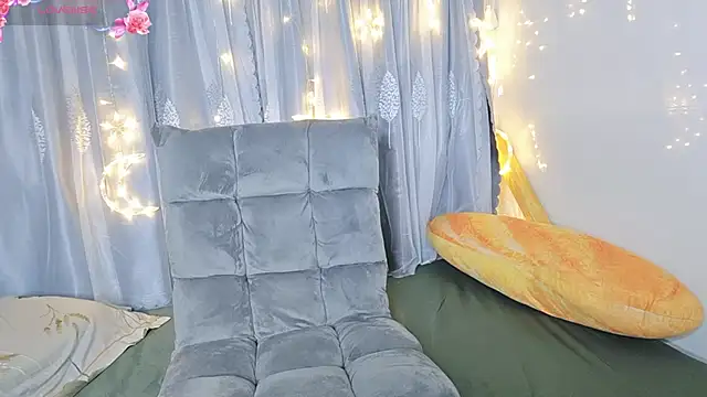 Snapshot of Jade-0906 chatting on 09-17-25, 11:18 Jade-0906 online show from 09-17-25, 11:18