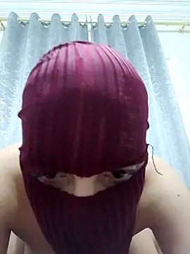 Snapshot of Ahalm chatting on 11-11-25, 10:04 Ahalm online show from 11-11-25, 10:04