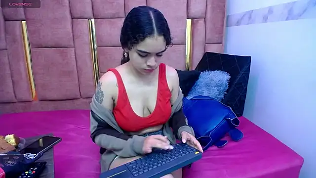 Snapshot of KENDALL_ART chatting on 01-18-26, 04:21 KENDALL ART online show from 01-18-26, 04:21