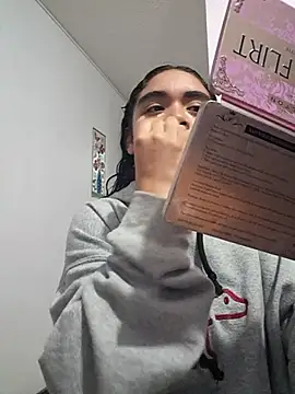 Snapshot of KENDALL_ART chatting on 02-25-26, 02:56 KENDALL ART online show from 02-25-26, 02:56