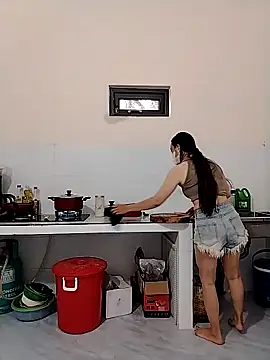   LuLLu   online show from 09-25-25, 02:28