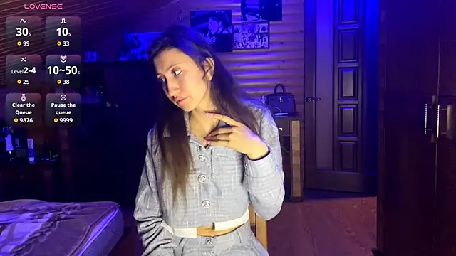 Snapshot of Shyselly chatting on 10-22-25, 04:17 Shyselly online show from 10-22-25, 04:17