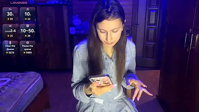 Snapshot of Shyselly chatting on 10-20-25, 05:24 Shyselly online show from 10-20-25, 05:24