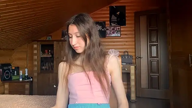 Snapshot of Shyselly chatting on 09-18-25, 02:42 Shyselly online show from 09-18-25, 02:42