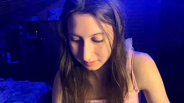 Snapshot of Shyselly chatting on 09-17-25, 08:11 Shyselly online show from 09-17-25, 08:11