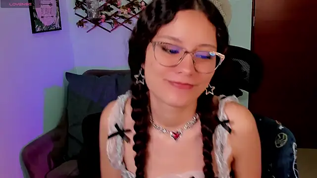 Krysten Riter online show from 11-26-25, 02:50