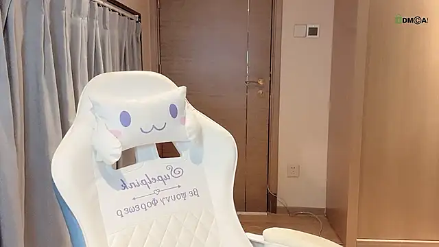 Makinghappymyself  online show from 10-31-25, 01:30
