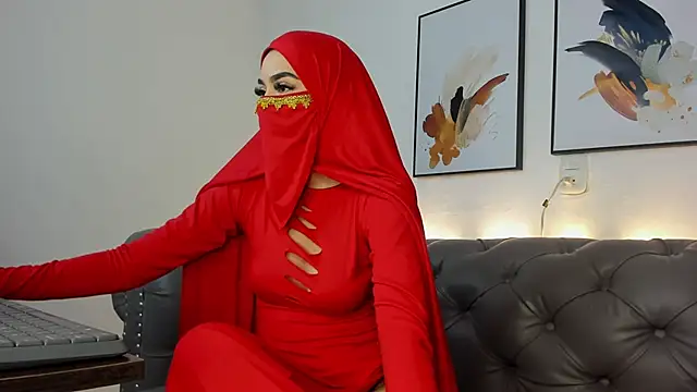 Zahra milks online show from 10-08-25, 01:45