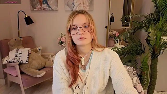 Snapshot of Ginger_Emma chatting on 09-25-25, 02:23 Ginger Emma online show from 09-25-25, 02:23