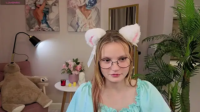 Snapshot of Ginger_Emma chatting on 09-22-25, 08:48 Ginger Emma online show from 09-22-25, 08:48