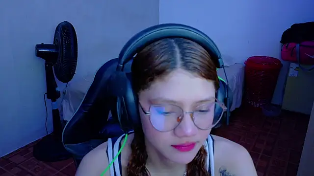 Birdie 0 online show from 09-20-25, 03:22