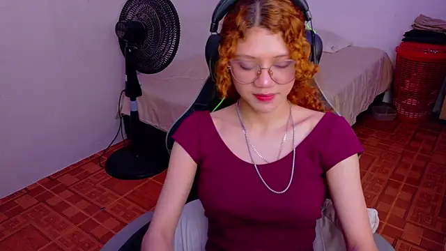 Birdie 0 online show from 09-23-25, 01:51