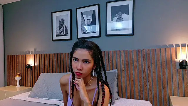 luna roja25 online show from 09-24-25, 01:28