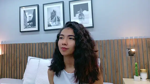 luna roja25 online show from 12-20-25, 02:20