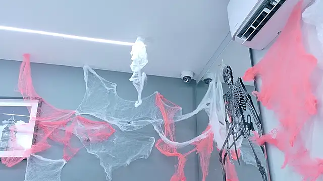 luna roja25 online show from 10-15-25, 12:57