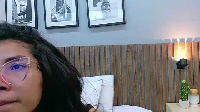 luna roja25 online show from 01-06-26, 01:37