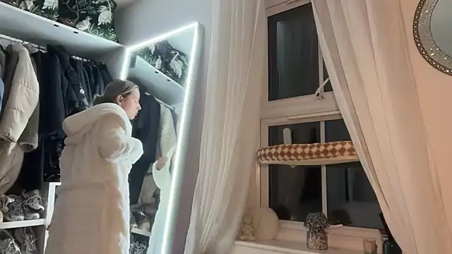 Snapshot of KayleeBella chatting on 02-15-26, 10:20 KayleeBella online show from 02-15-26, 10:20