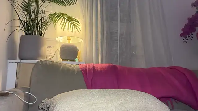 KayleeBella online show from 09-16-25, 08:43