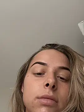 KayleeBella online show from 10-04-25, 09:44