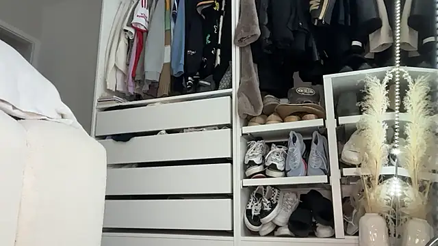 KayleeBella online show from 10-11-25, 01:34