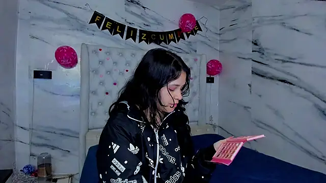 Ari and Storm online show from 03-12-26, 01:37