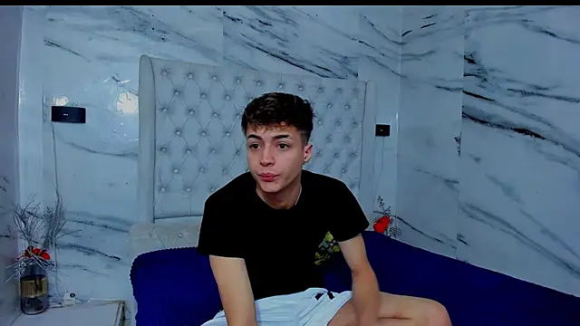 Ari and Storm online show from 11-29-25, 01:44