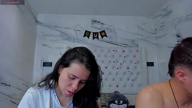 Snapshot of Ari_and_Storm chatting on 05-15-26, 02:48 Ari and Storm online show from 05-15-26, 02:48