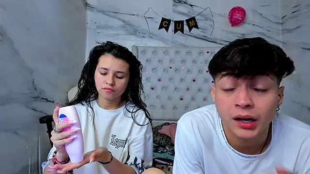 Ari and Storm online show from 04-12-26, 01:36