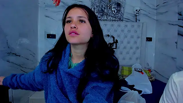 Ari and Storm online show from 10-25-25, 01:49