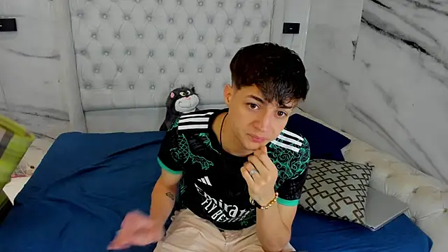 Ari and Storm online show from 01-15-26, 05:16