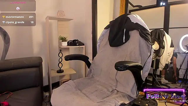 LiamDeep online show from 11-30-25, 03:46