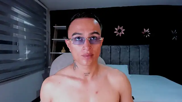Snapshot of LiamDeep chatting on 04-29-26, 08:26 LiamDeep online show from 04-29-26, 08:26