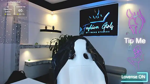 LiamDeep online show from 10-28-25, 10:41