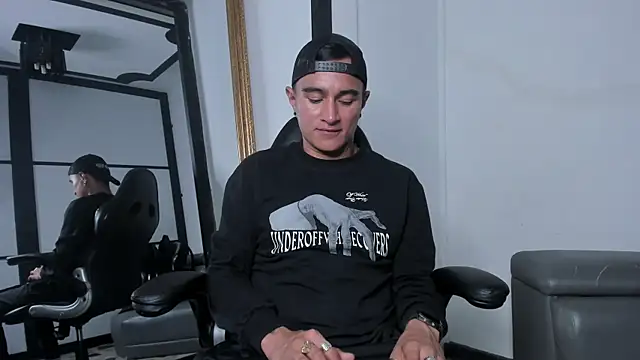 LiamDeep online show from 09-30-25, 04:51