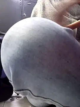 AmiraMorgan online show from 11-30-25, 04:02