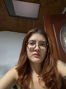 Snapshot of MiaWinxxx chatting on 10-15-25, 10:40 MiaWinxxx online show from 10-15-25, 10:40