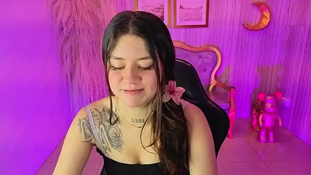 ivy lodge s online show from 09-27-25, 08:48