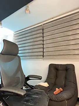 SkyThompson online show from 11-10-25, 05:23