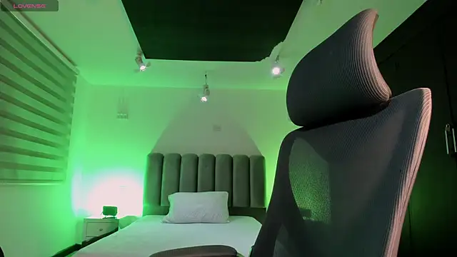 SkyThompson online show from 09-11-25, 04:12