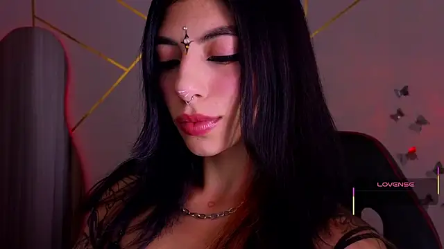 Hollyxx  online show from 11-28-25, 02:12