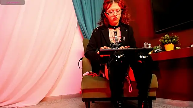 NoelleGothicShadow online show from 09-12-25, 08:41