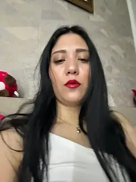 Snapshot of PrincessYYara chatting on 05-17-26, 08:31 PrincessYYara online show from 05-17-26, 08:31