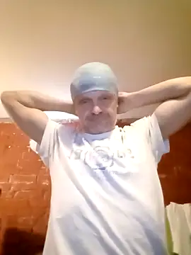 Snapshot of Kuba_Gd chatting on 09-18-25, 01:47 Kuba Gd online show from 09-18-25, 01:47
